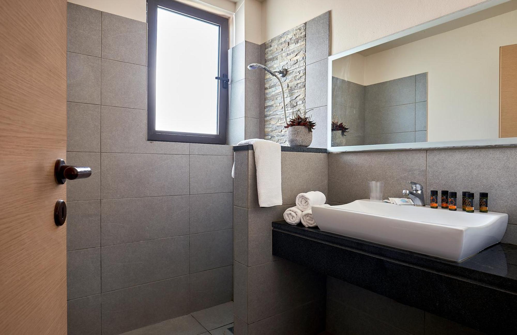 Creteco Hotel & Suites Goúrnes Dış mekan fotoğraf