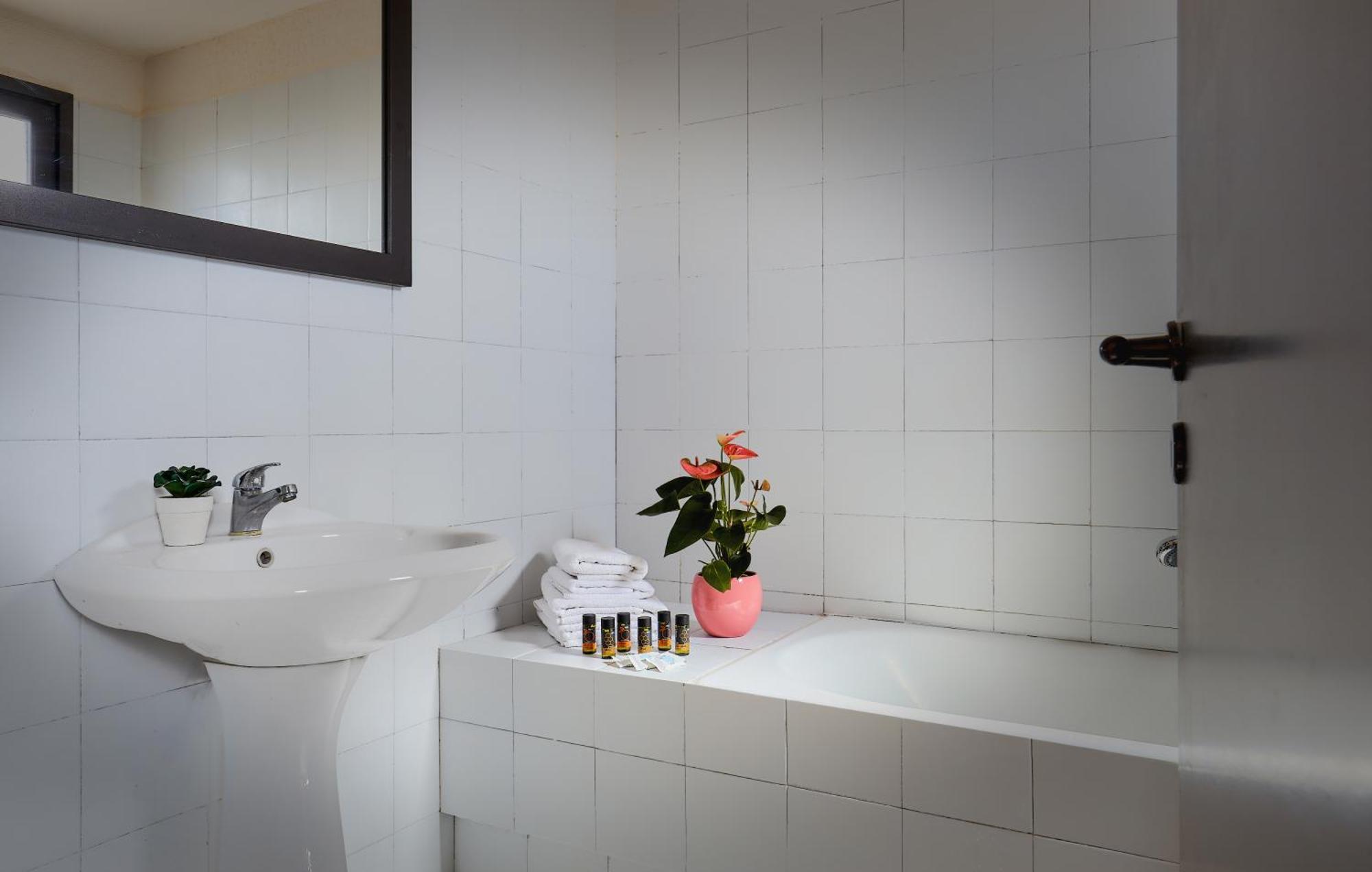 Creteco Hotel & Suites Goúrnes Dış mekan fotoğraf