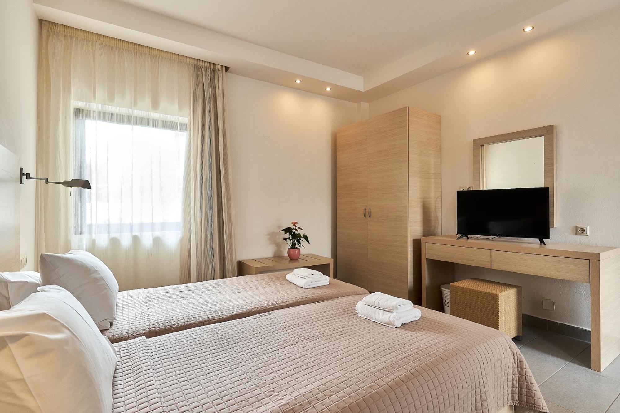 Creteco Hotel & Suites Goúrnes Dış mekan fotoğraf